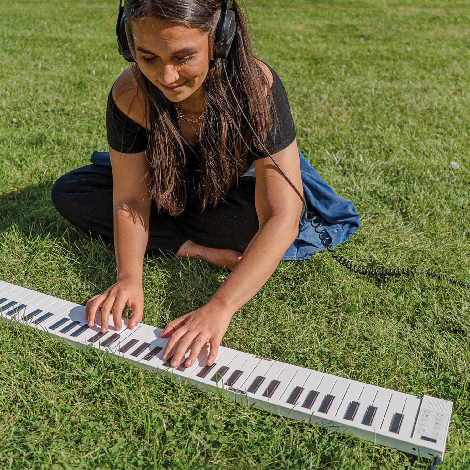 Carry-On 88 Key Folding Piano - Image 18