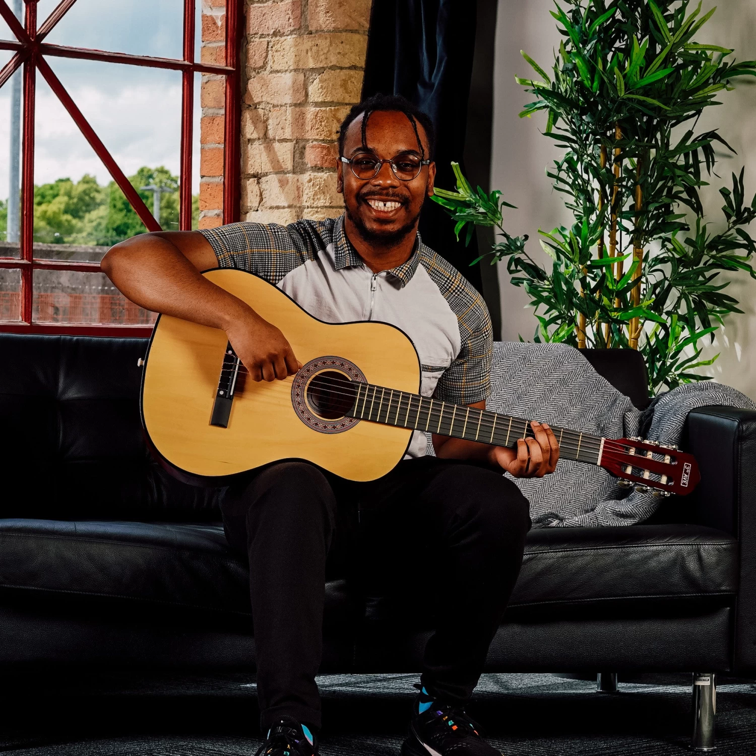 3rd Avenue Full Size Classical Guitar Pack - Image 9