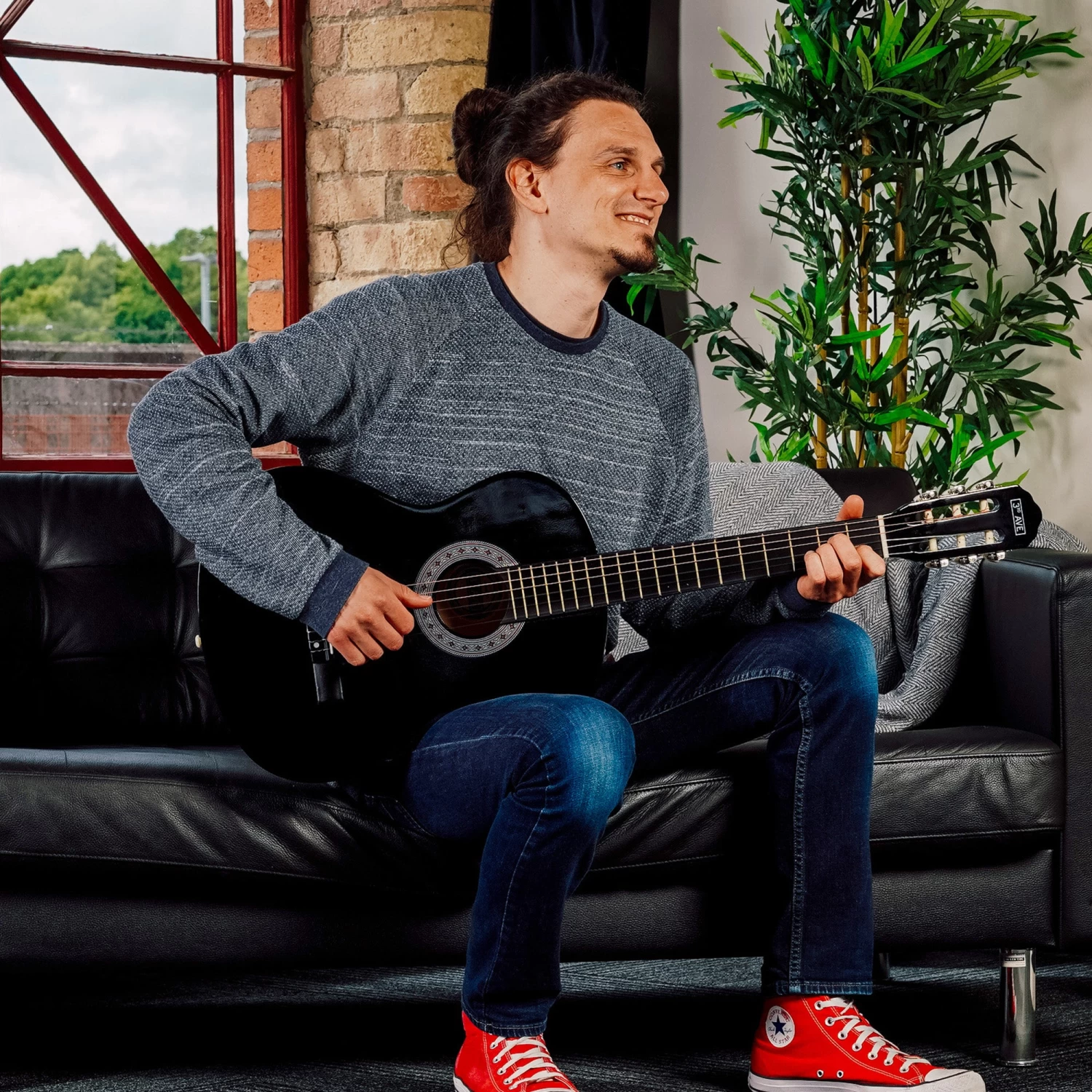 3rd Avenue Full Size Classical Guitar Pack - Image 14