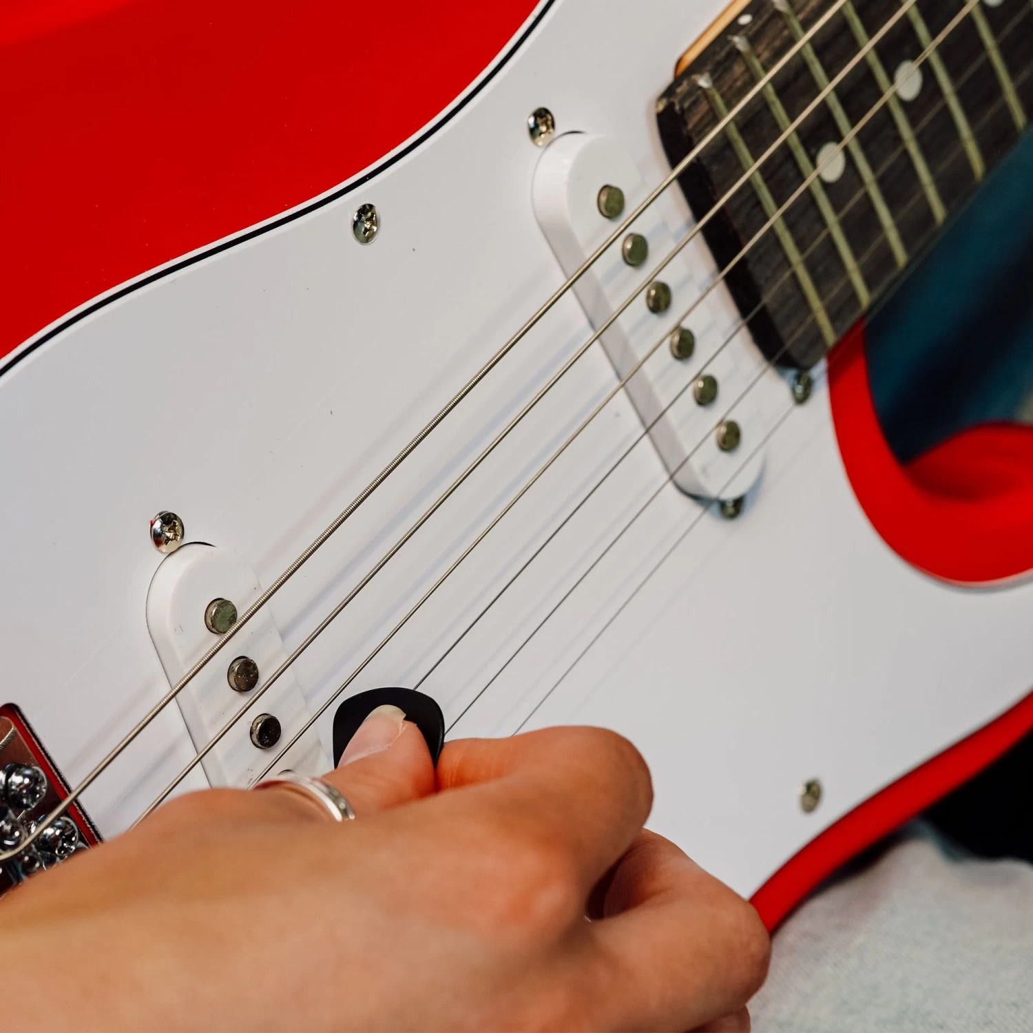 3rd Avenue 3/4 Size Electric Guitar - Image 13