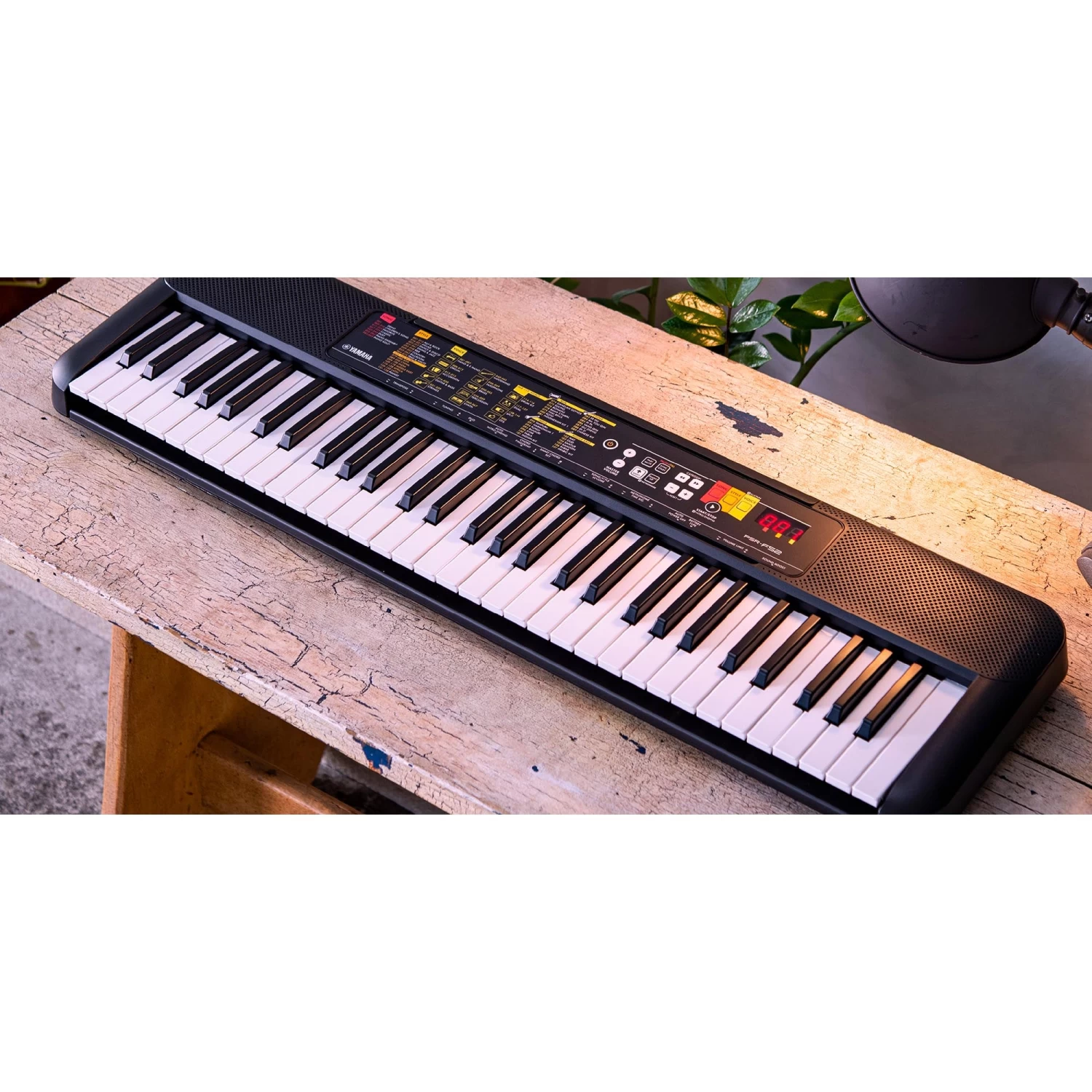 Yamaha PSR-F52 Portable Keyboard - Image 3
