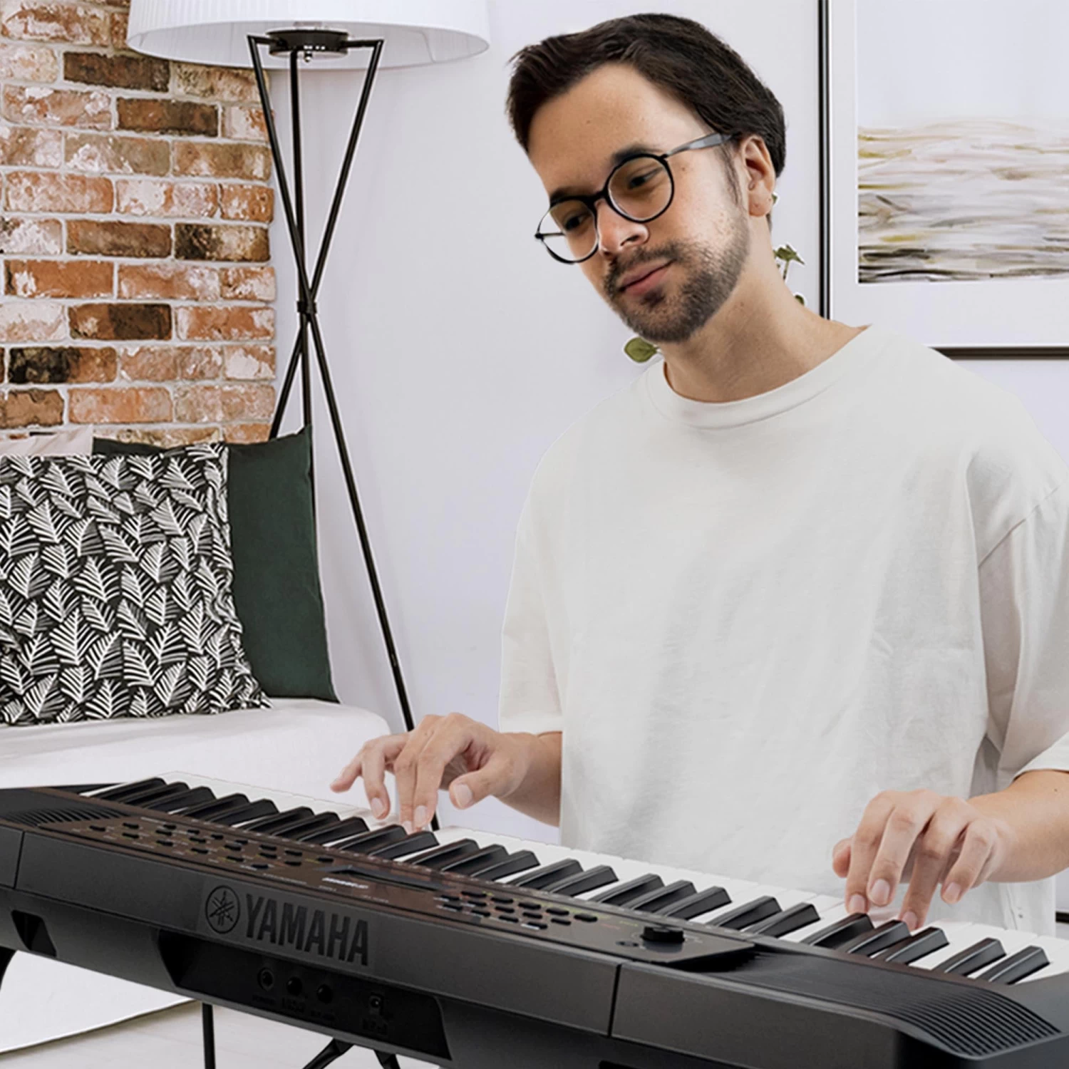 Yamaha PSR-E283 Portable Keyboard Package - Image 5