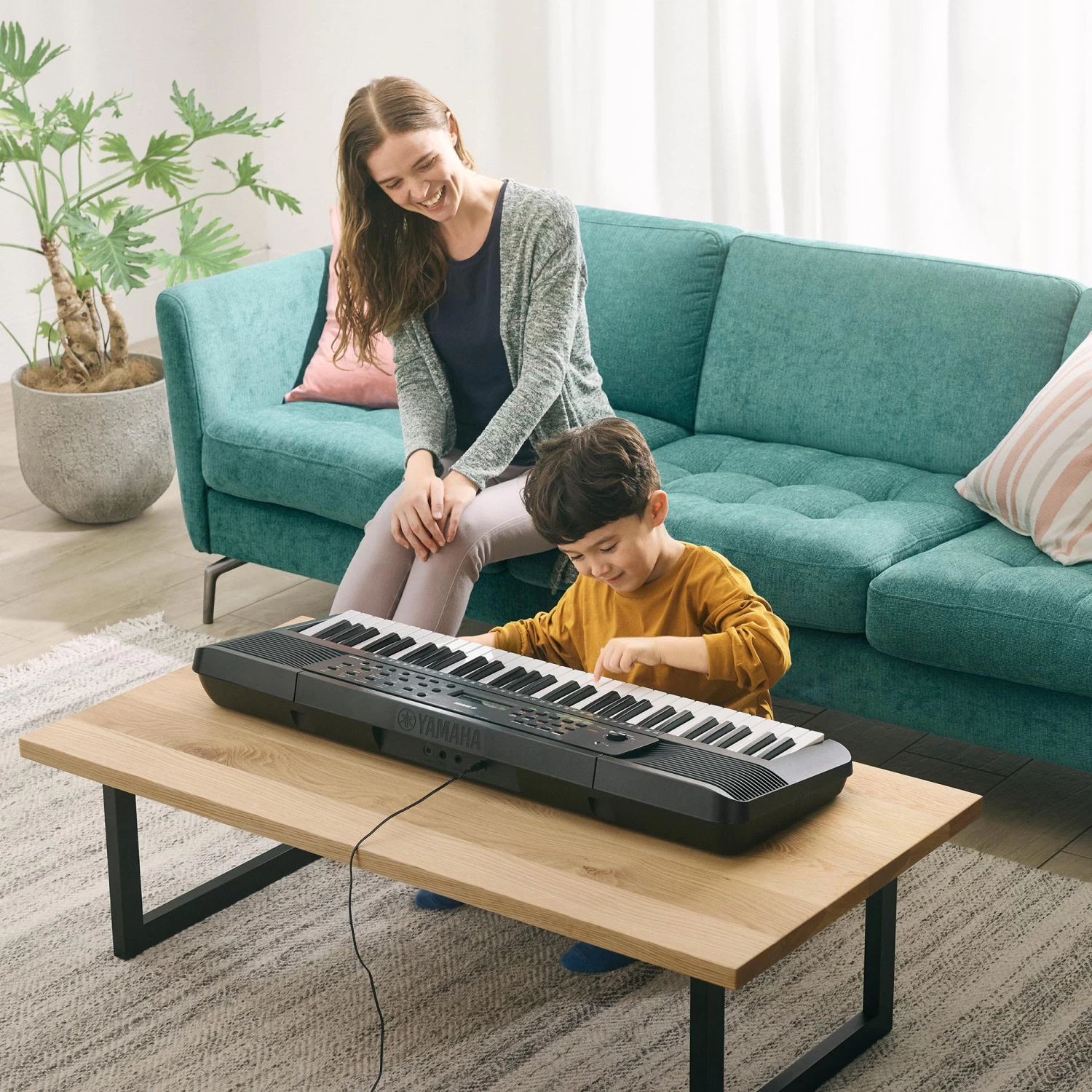 Yamaha PSR-E283 Portable Keyboard Package - Image 6